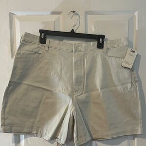 Lee Size 22 Women’s Khaki Relaxed Fit Shorts NWT
